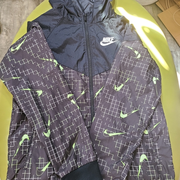 Boys nike jacket - Picture 1 of 3